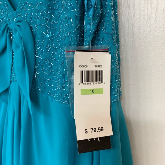 Dress - Picture 3 of 5